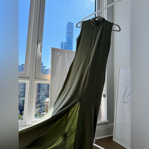 BNWT Reformation Long AXTON Mockneck Knit Dress With Slit - Artichoke - Picture 7 of 11